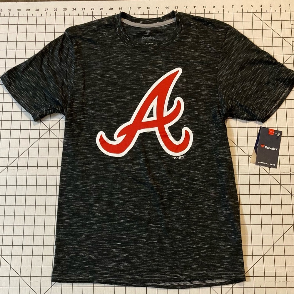NWT Fanatics Men’s Size Small‎ Charcoal Grey Atlanta Braves T-shirt